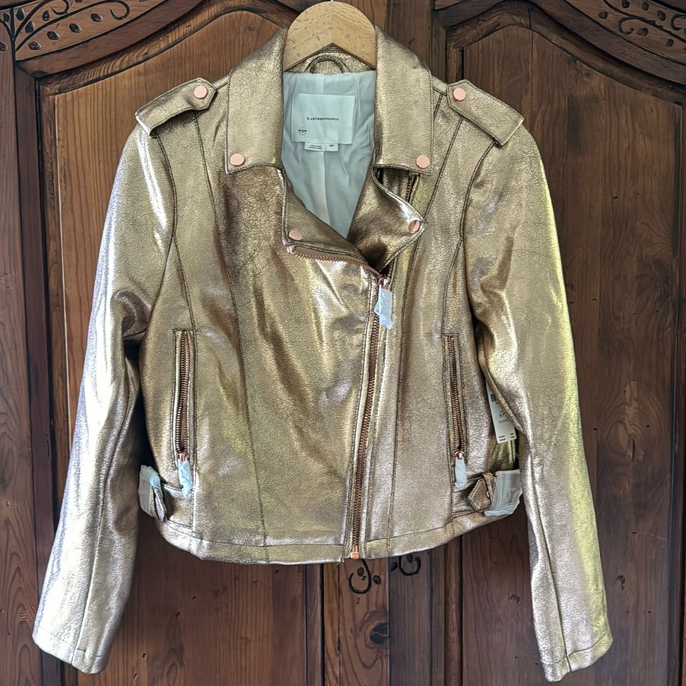 NWT ANTHROPOLOGIE ROSE GOLD METALLIC FAUX LEATHER SCUBA MOTO JACKET. SIZE MP.